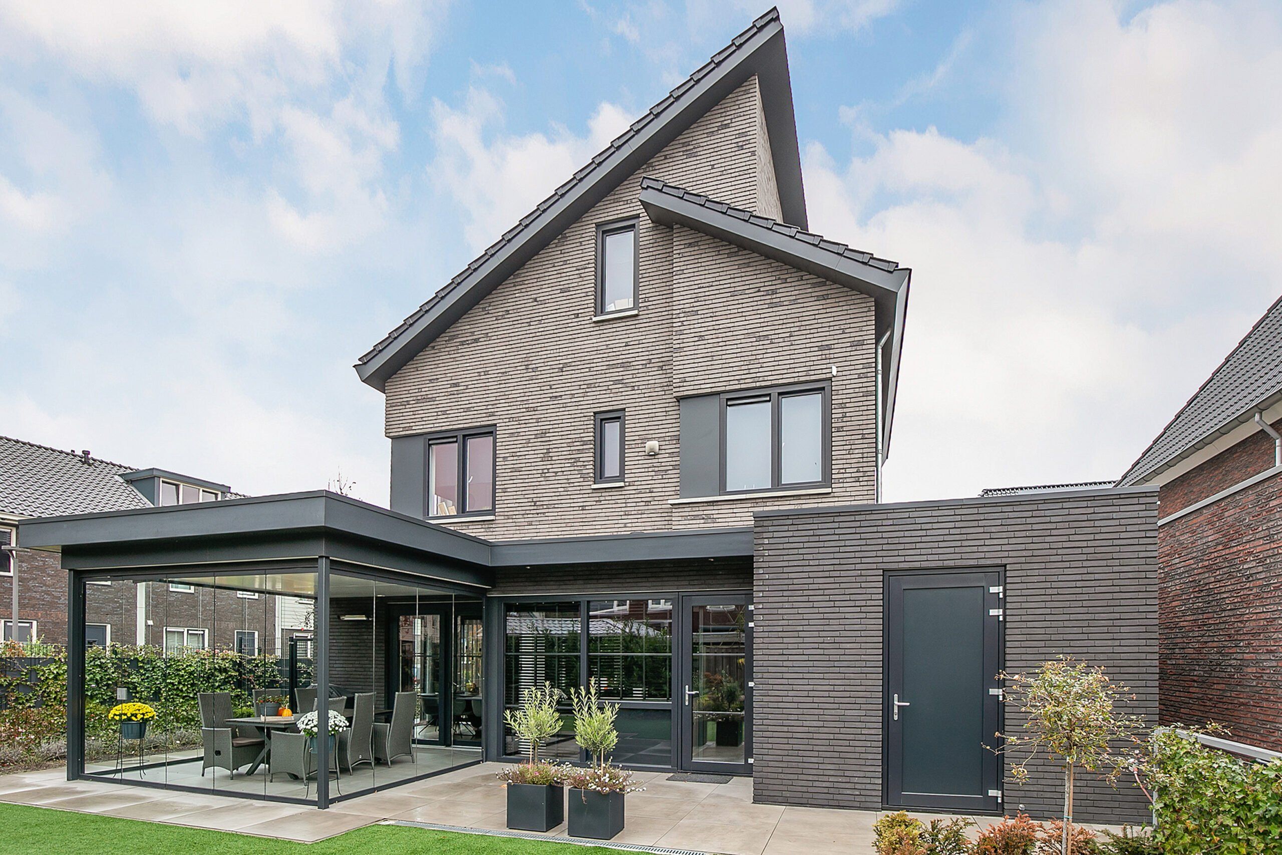 <strong>Antraciet kunststof kozijnen</strong> - Afbeelding 2